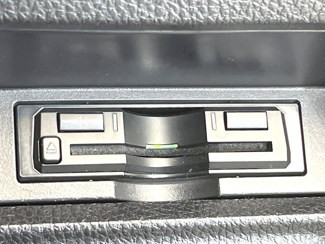 TOYOTA VOXY 2015 Image 31