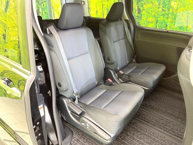 TOYOTA VOXY 2015 Image 31