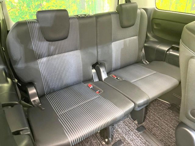 TOYOTA VOXY 2015 Image 31