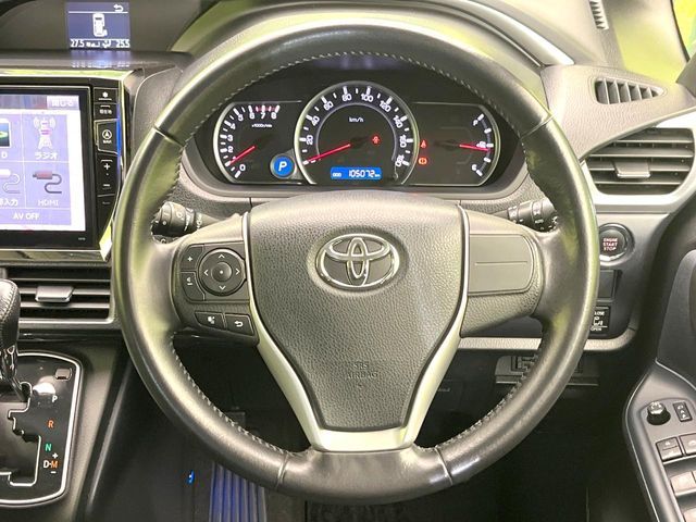 TOYOTA VOXY 2015 Image 31