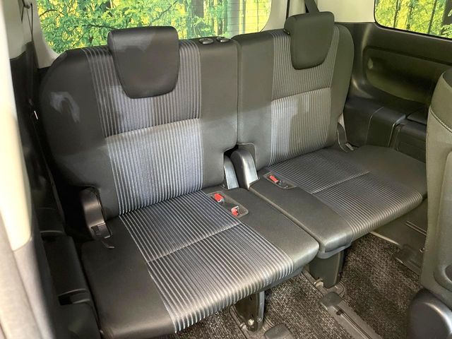 TOYOTA VOXY 2016 Image 31