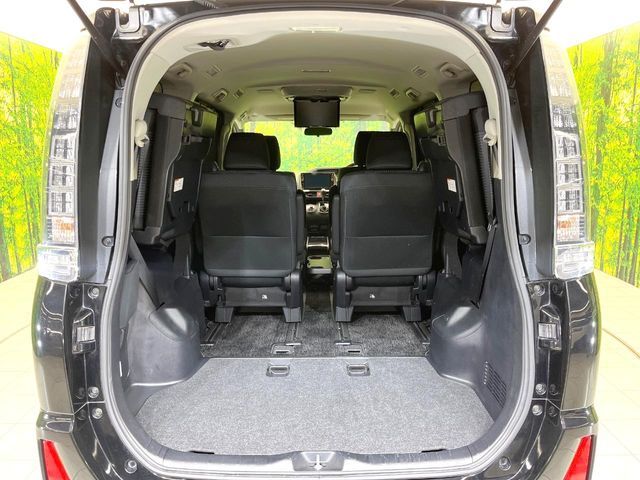 TOYOTA VOXY 2016 Image 31