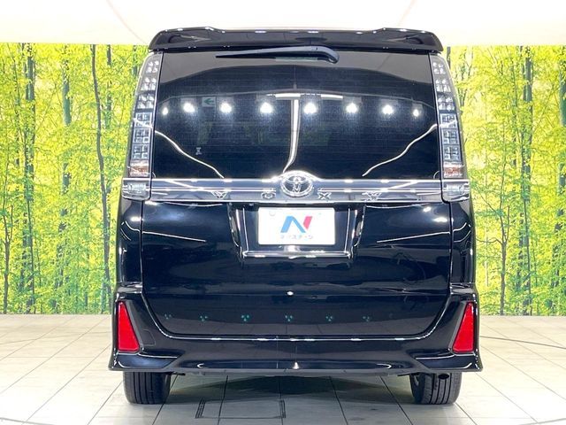 TOYOTA VOXY 2016 Image 31