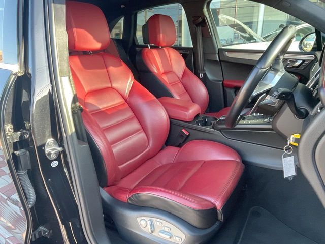 PORSCHE MACAN 2015 Image 31