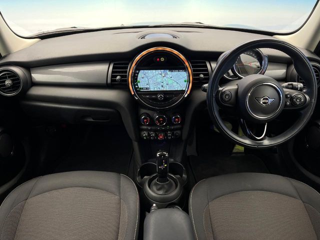 BMW MINI COOPER 5DOOR 2019 Image 31