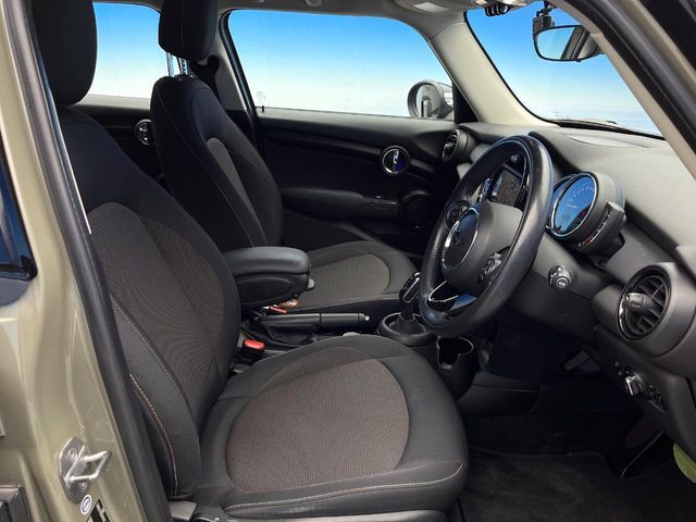 BMW MINI COOPER 5DOOR 2019 Image 31