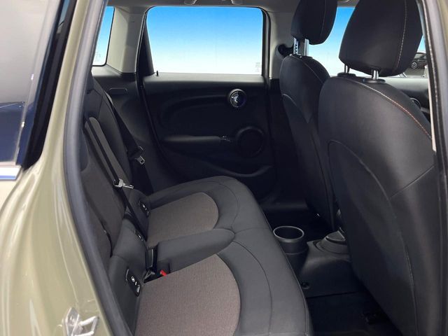 BMW MINI COOPER 5DOOR 2019 Image 31