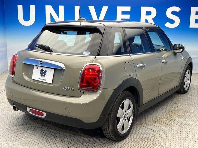 BMW MINI COOPER 5DOOR 2019 Image 31