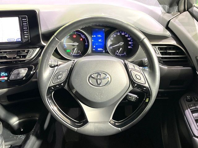TOYOTA C-HR 2018 Image 31