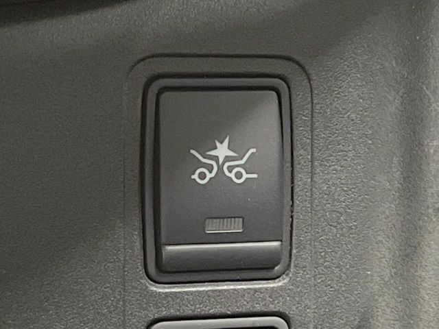 NISSAN SERENA  S-HYBRID 4WD 2018 Image 31