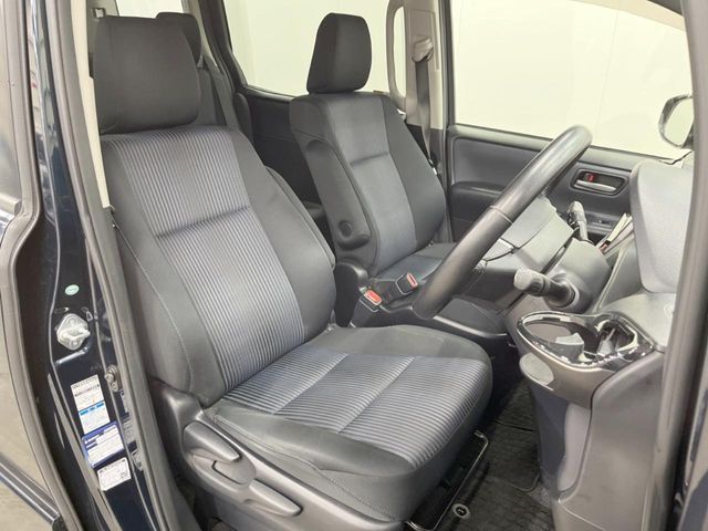 TOYOTA VOXY 4WD 2014 Image 31