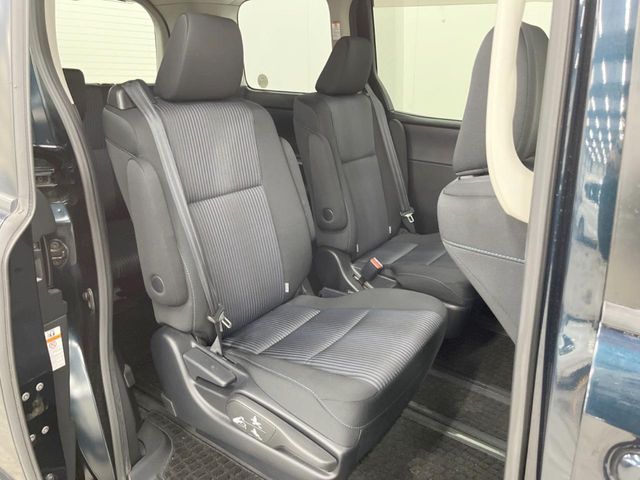 TOYOTA VOXY 4WD 2014 Image 31