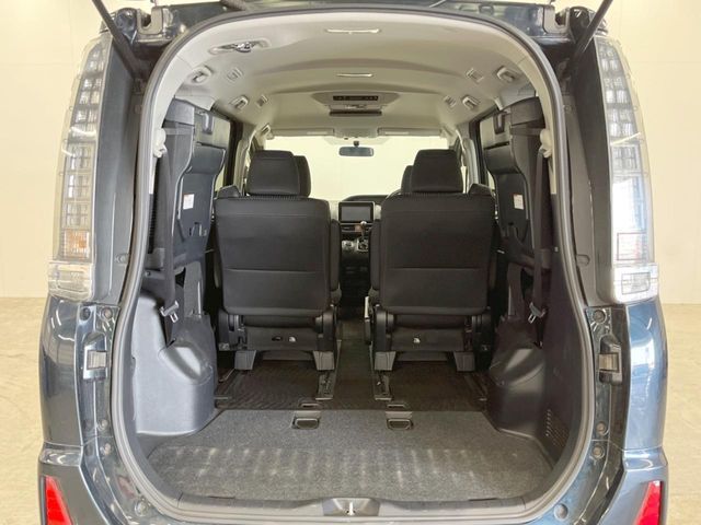 TOYOTA VOXY 4WD 2014 Image 31