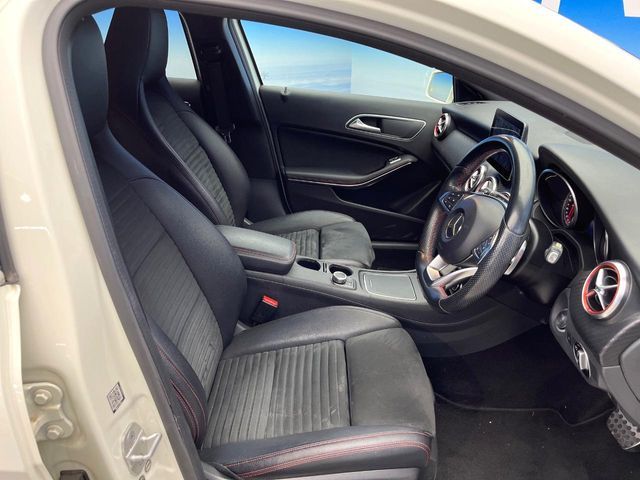 MERCEDES BENZ A CLAS 2017 Image 31