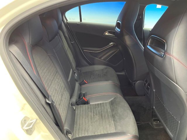 MERCEDES BENZ A CLAS 2017 Image 31