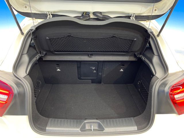 MERCEDES BENZ A CLAS 2017 Image 31