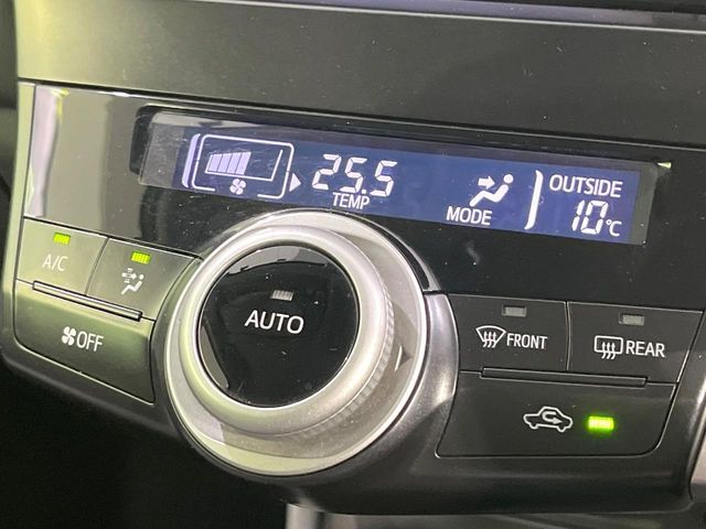 TOYOTA PRIUS ALPHA 2013 Image 31