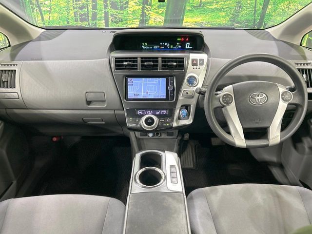 TOYOTA PRIUS ALPHA 2013 Image 31