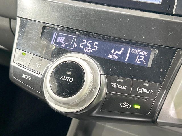 TOYOTA PRIUS ALPHA 2013 Image 31