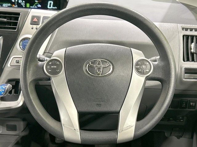 TOYOTA PRIUS ALPHA 2013 Image 31