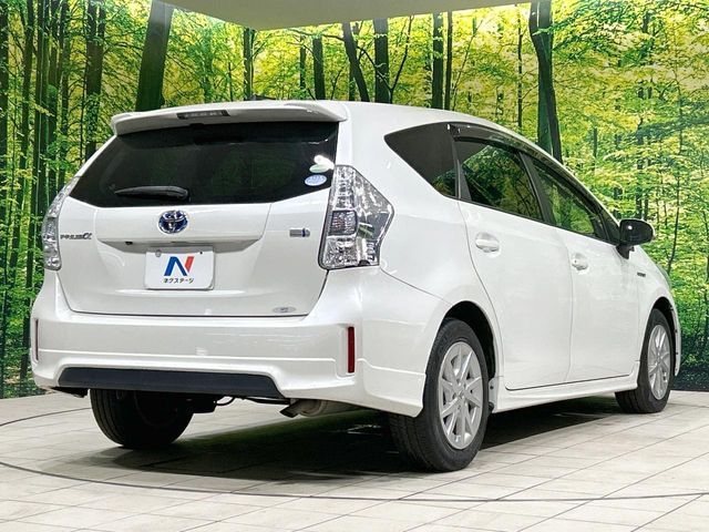TOYOTA PRIUS ALPHA 2013 Image 31