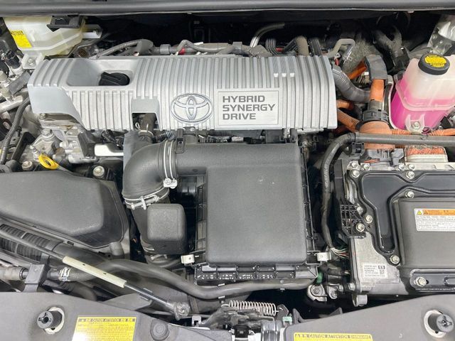 TOYOTA PRIUS ALPHA 2013 Image 31