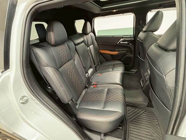 MITSUBISHI OUTLANDER PHEV 2023 Image 31