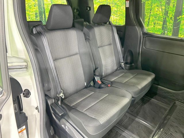 TOYOTA VOXY 2019 Image 31