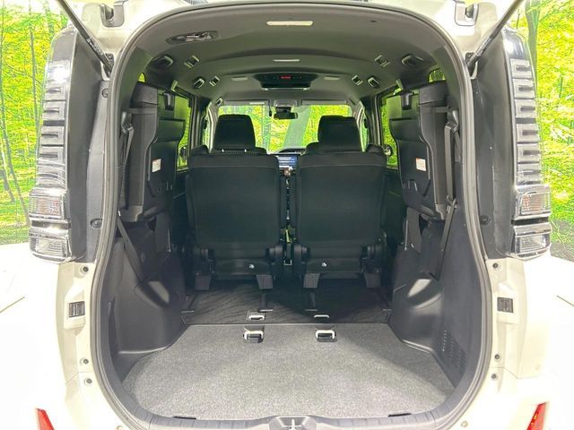 TOYOTA VOXY 2019 Image 31