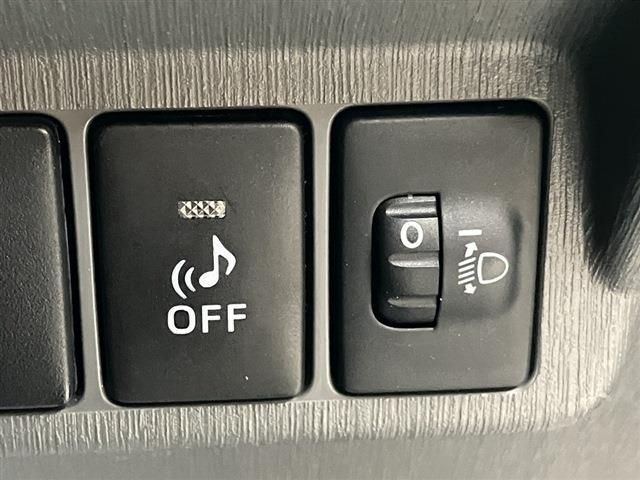 TOYOTA PRIUS ALPHA 2014 Image 31