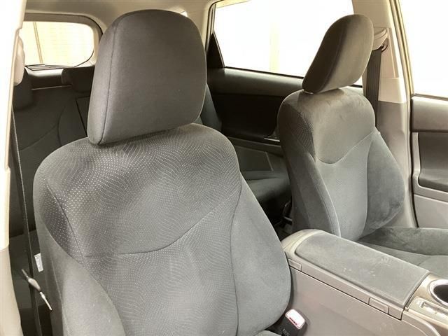 TOYOTA PRIUS ALPHA 2014 Image 31