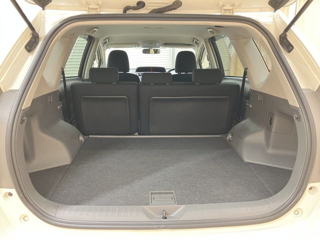 TOYOTA PRIUS ALPHA 2014 Image 31