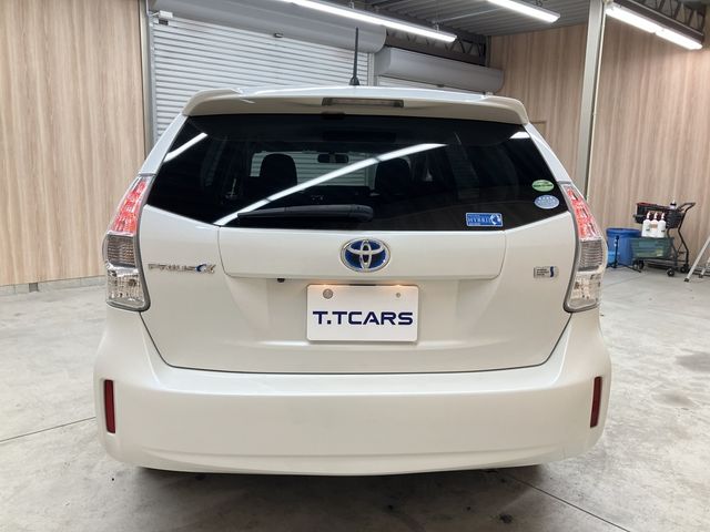 TOYOTA PRIUS ALPHA 2014 Image 31