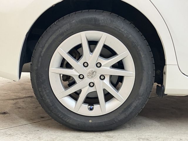 TOYOTA PRIUS ALPHA 2014 Image 31