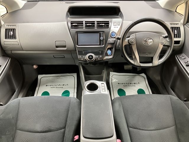 TOYOTA PRIUS ALPHA 2014 Image 31