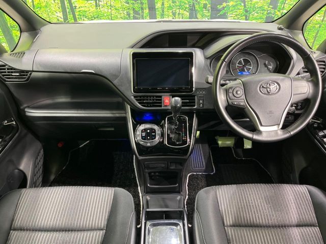 TOYOTA VOXY 2018 Image 31