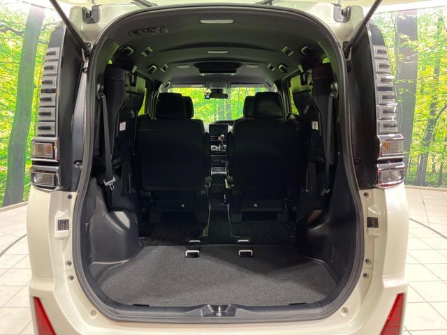 TOYOTA VOXY 2018 Image 31