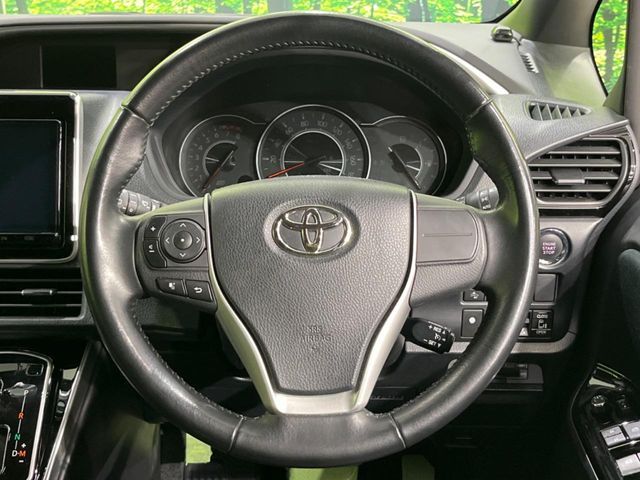 TOYOTA VOXY 2018 Image 31