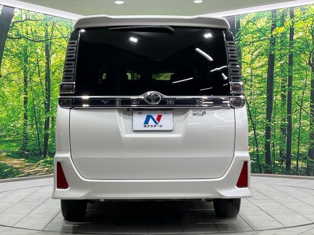 TOYOTA VOXY 2018 Image 31