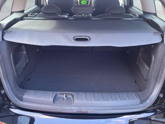 BMW MINI COOPER SD C 2019 Image 31