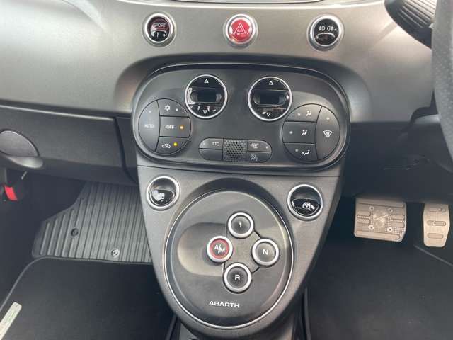 FIAT ABARTH 595 2019 Image 31