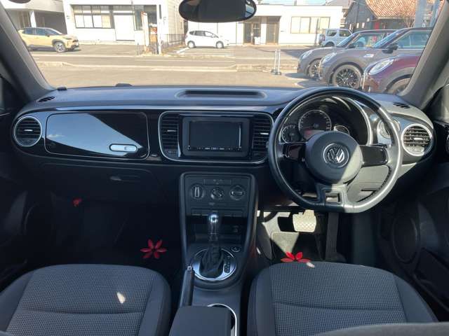 VOLKSWAGEN THE BEETL 2012 Image 31