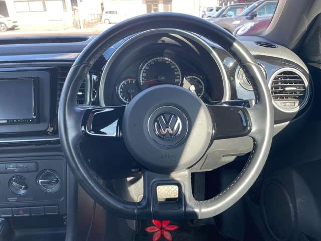 VOLKSWAGEN THE BEETL 2012 Image 31