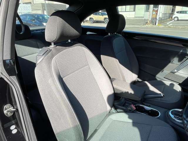 VOLKSWAGEN THE BEETL 2012 Image 31