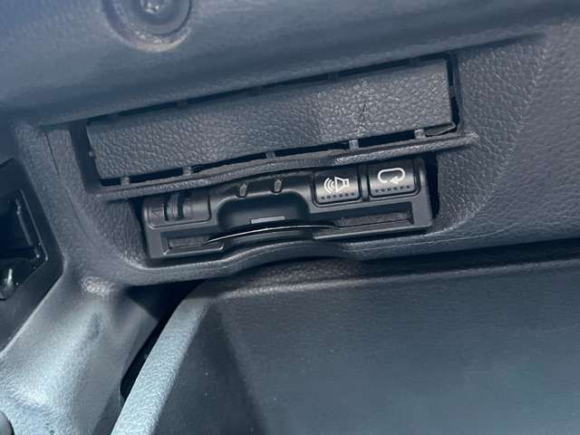 VOLKSWAGEN THE BEETL 2012 Image 31