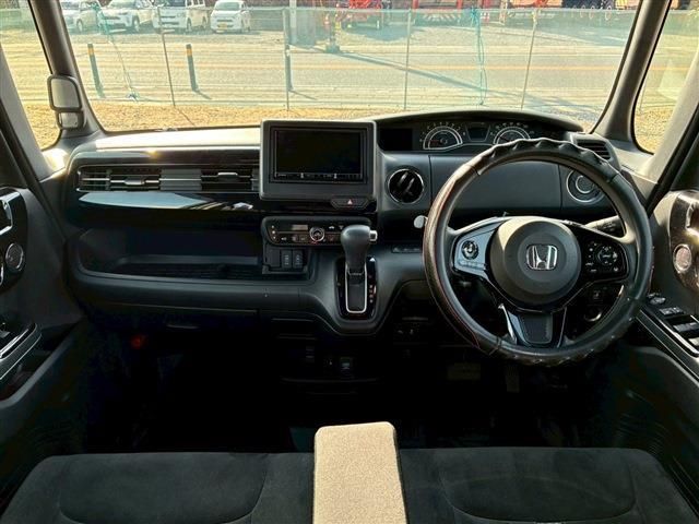 HONDA N BOX CUSTOM 2021 Image 31