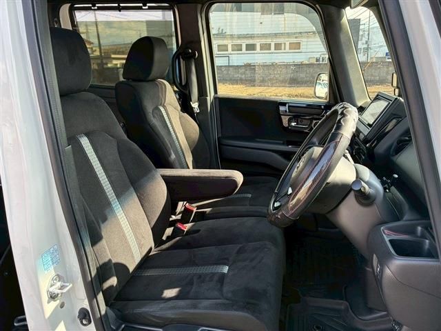 HONDA N BOX CUSTOM 2021 Image 31