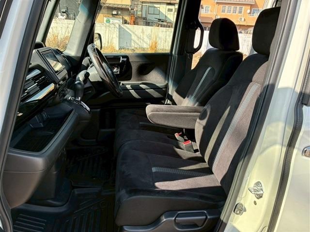 HONDA N BOX CUSTOM 2021 Image 31