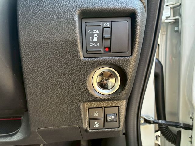 HONDA N BOX CUSTOM 2021 Image 31