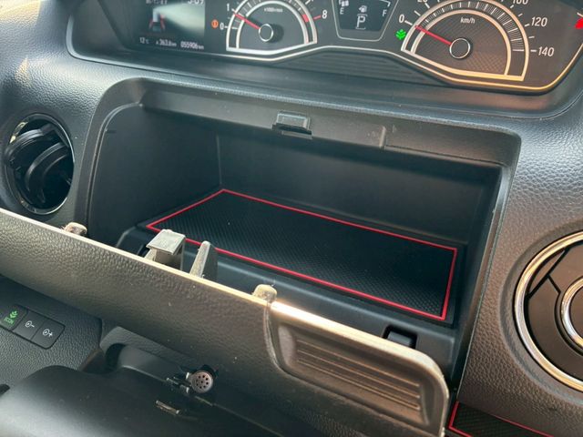 HONDA N BOX CUSTOM 2021 Image 31